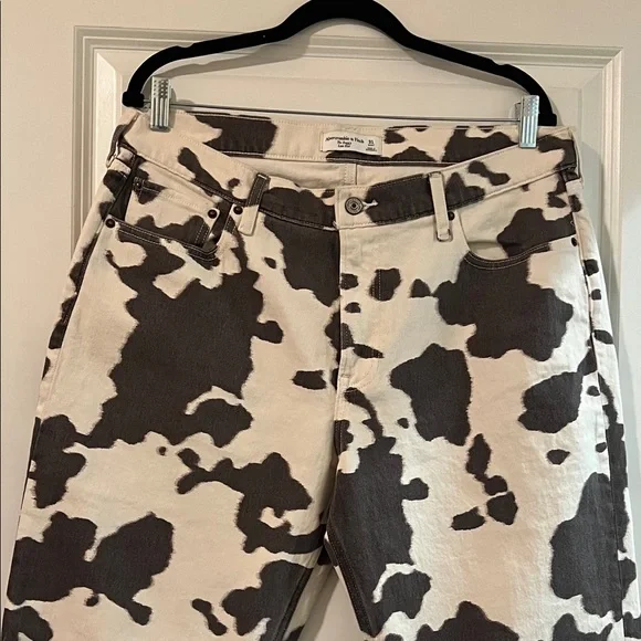 Abercrombie & Fitch "The Baggy" Jeans - Picture 3 of 6